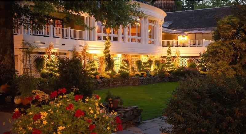 Bedford Village Inn Exteriör bild